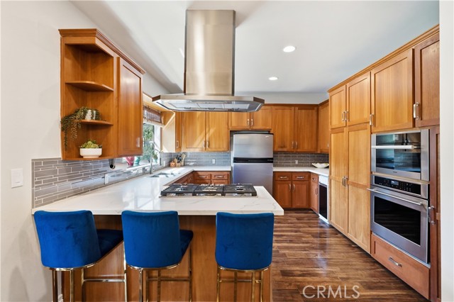 Detail Gallery Image 5 of 40 For 5244 Baza Ave, Woodland Hills,  CA 91364 - 3 Beds | 3 Baths