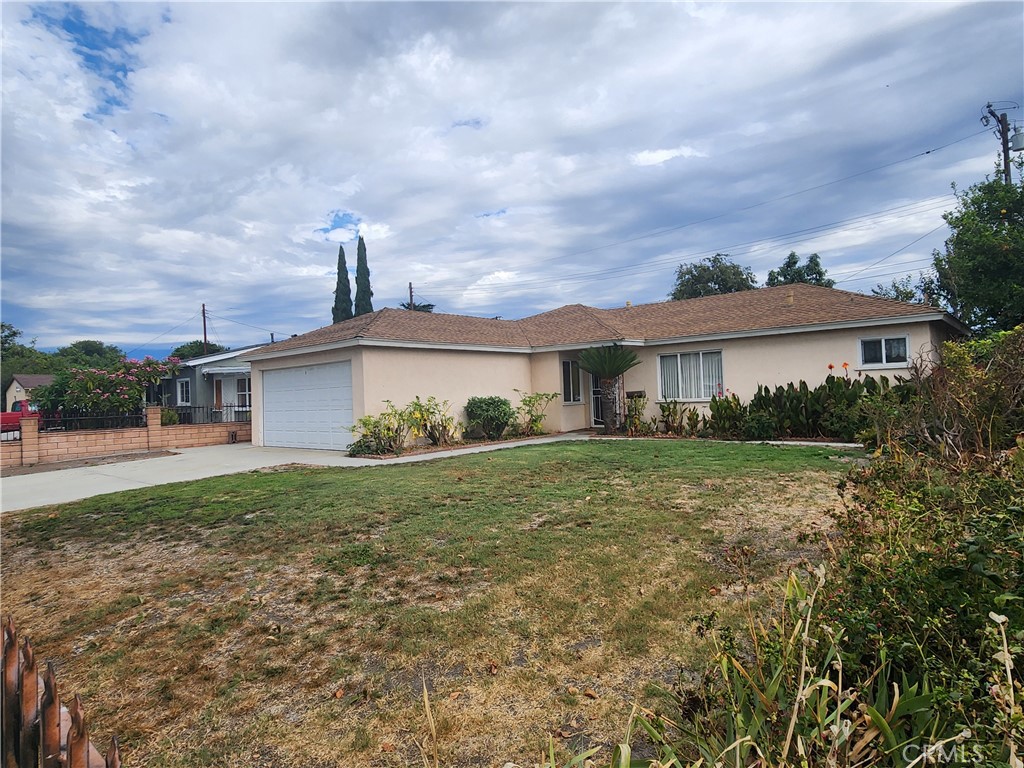 2282 S Palomares