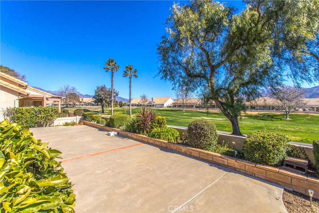 1094 Fairway Oaks Avenue, Banning, CA 92220