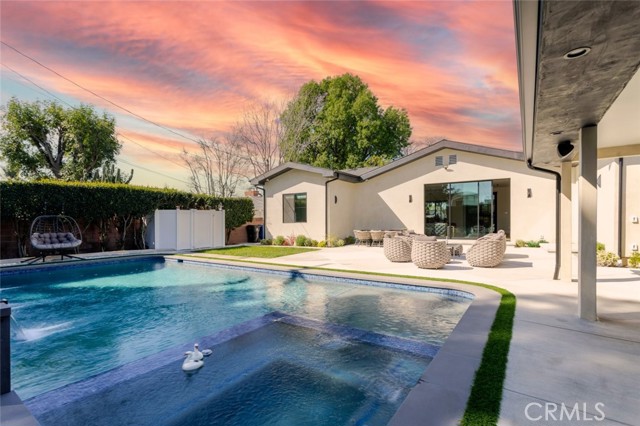 Detail Gallery Image 22 of 70 For 7714 Lasaine Ave, Northridge,  CA 91325 - 3 Beds | 4 Baths