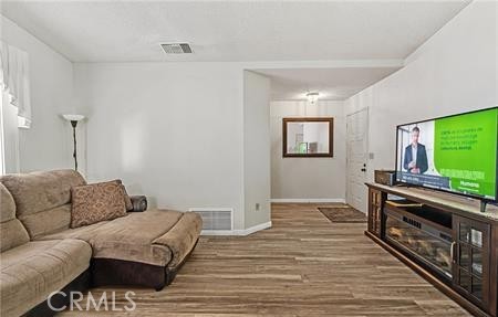 Detail Gallery Image 3 of 38 For 2906 Summer Set Cir, Banning,  CA 92220 - 2 Beds | 2 Baths