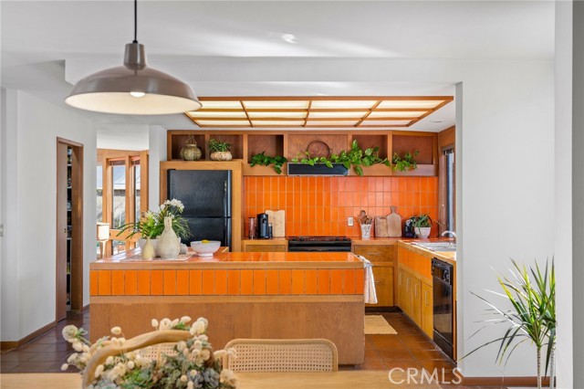 Detail Gallery Image 18 of 53 For 3902 Legend Cir, Huntington Beach,  CA 92649 - 6 Beds | 2/1 Baths