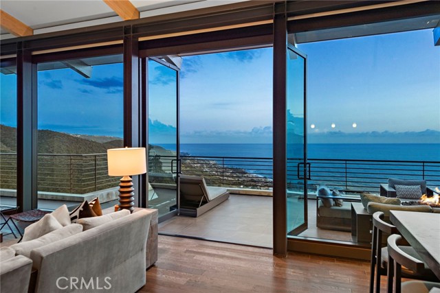 Detail Gallery Image 10 of 49 For 591 Balboa Ave, Laguna Beach,  CA 92651 - 4 Beds | 4/1 Baths