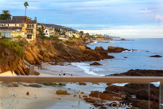 Detail Gallery Image 4 of 74 For 1907 Ocean Way, Laguna Beach,  CA 92651 - 4 Beds | 3/1 Baths