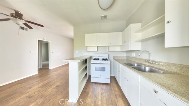 Detail Gallery Image 15 of 32 For 136 W Union Ave #11,  Fullerton,  CA 92832 - 2 Beds | 1 Baths
