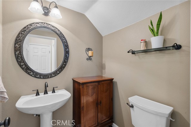 27711 Adonis Lane, Canyon Country CA: https://media.crmls.org/medias/d21e0501-7e0a-459b-933f-5ef1376248f7.jpg
