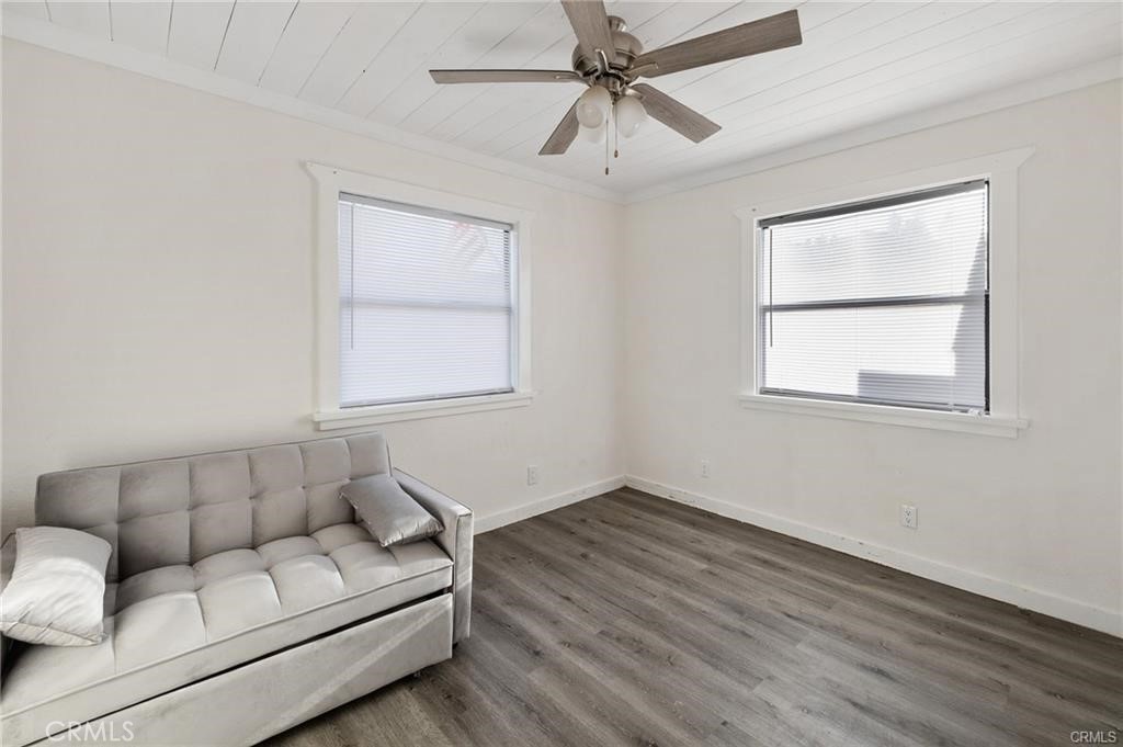 https://media.crmls.org/medias/d21e1233-5fbd-4c33-b03a-84d376324926.jpg?preset=X-Large