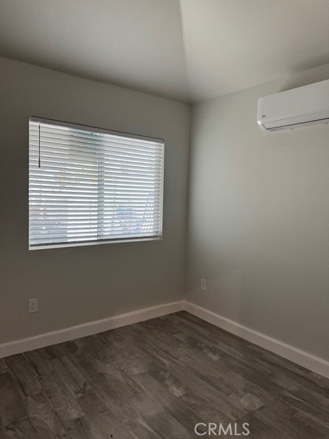 Detail Gallery Image 5 of 24 For 11606 Paso Robles Ave, Granada Hills,  CA 91344 - 3 Beds | 2 Baths