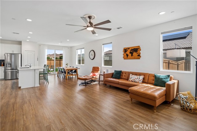 Detail Gallery Image 6 of 37 For 3615 Santa Monica Ct, Rosamond,  CA 93560 - 4 Beds | 2 Baths