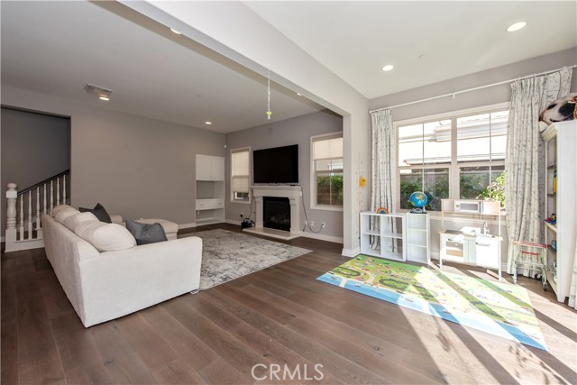 58 Dublin, Irvine CA: https://media.crmls.org/medias/d21f3eeb-d210-4724-a71a-9c31e20e3d51.jpg