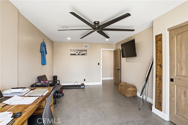 Detail Gallery Image 28 of 69 For 30861 Blackhorse Dr, Canyon Lake,  CA 92587 - 4 Beds | 2/1 Baths