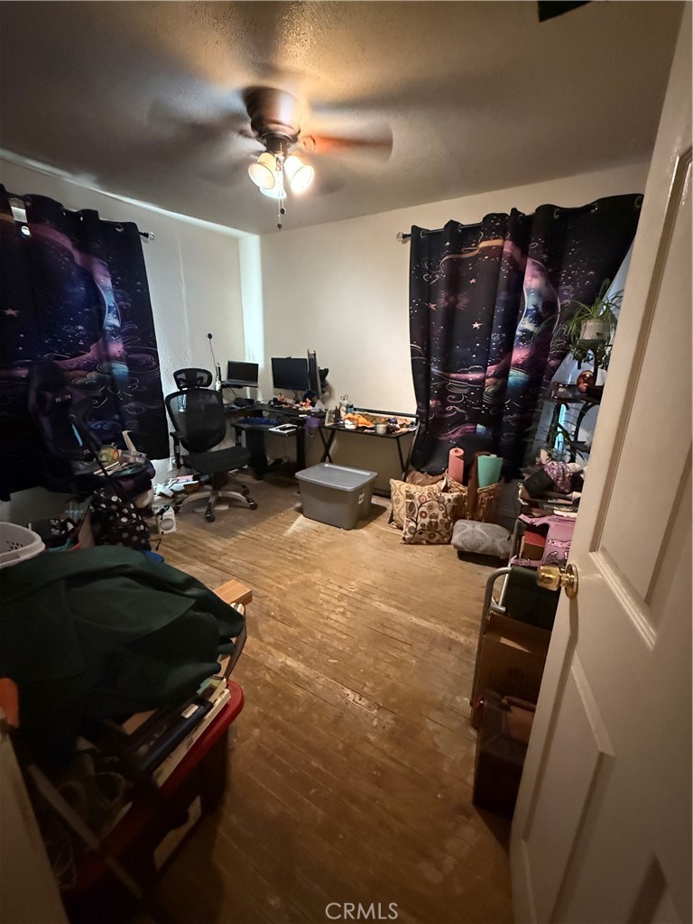 https://media.crmls.org/medias/d221d1be-c13c-47d7-a1c4-a5413b0eb912.jpg?preset=X-Large