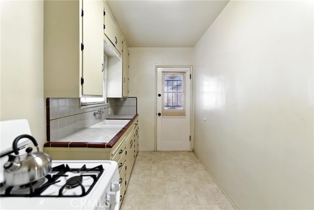 1205 W Alameda Avenue, Burbank CA: https://media.crmls.org/medias/d221ed07-b9f7-4182-9f59-67bb2a1ed31c.jpg
