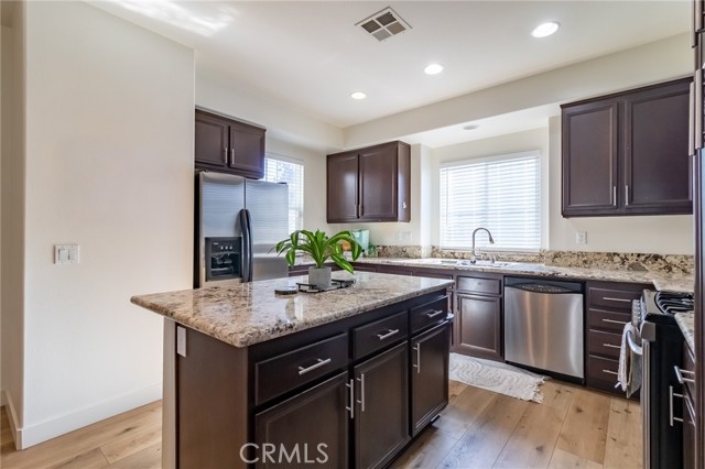 Detail Gallery Image 7 of 31 For 22331 Blue Lupine, Grand Terrace,  CA 92313 - 3 Beds | 2/1 Baths