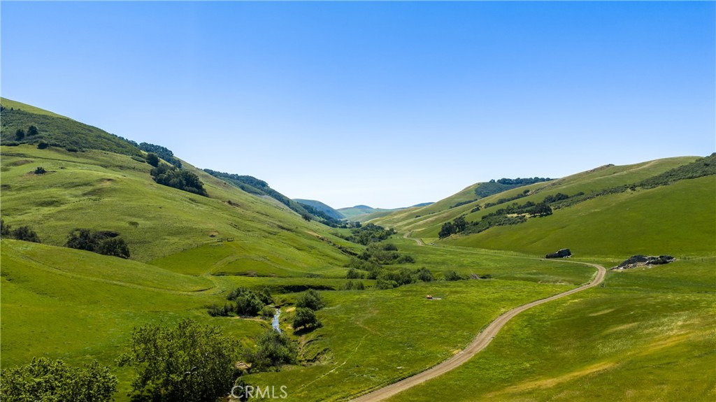 https://media.crmls.org/medias/d22214ab-6d1f-4d49-beb4-6c7278eb69ec.jpg?preset=X-Large
