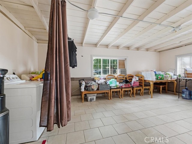 17962 Merrill Avenue, Fontana CA: https://media.crmls.org/medias/d2224682-f7a9-4bca-9772-a0f2520e1e06.jpg