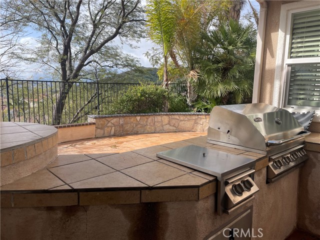 Detail Gallery Image 7 of 27 For 28467 Falcon Crest, Canyon Country,  CA 91351 - 4 Beds | 3 Baths