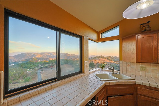 Detail Gallery Image 8 of 45 For 49605 via Vaquero, Temecula,  CA 92590 - 3 Beds | 2/1 Baths