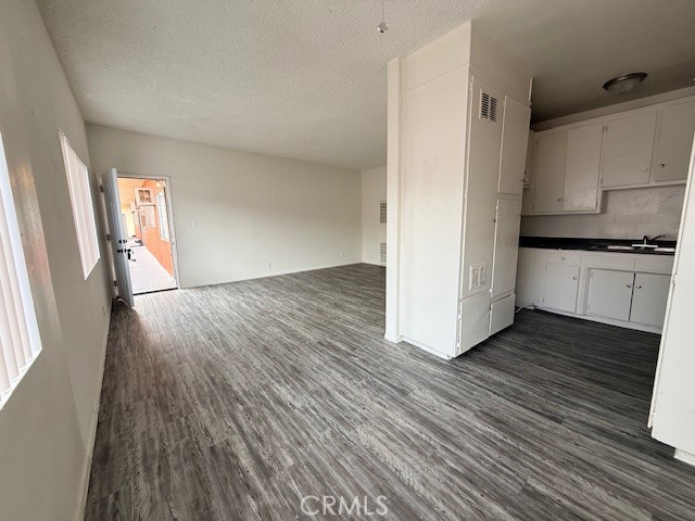 Detail Gallery Image 11 of 24 For 1435 1443 Laurel, Pomona,  CA 91768 - 2 Beds | 1 Baths