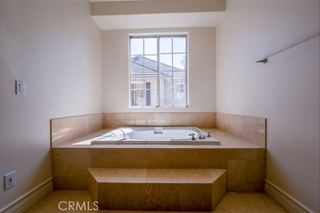 51 E Colorado Boulevard, Arcadia CA: https://media.crmls.org/medias/d2244666-d14f-41b9-9645-daf64c1b6935.jpg