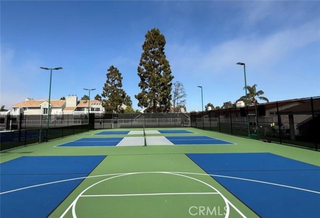 4682 Warner Avenue, Huntington Beach CA: https://media.crmls.org/medias/d22450e9-8714-4c15-9c93-a3886e9bde1b.jpg