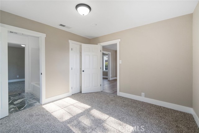 Image 17 of 40 For 2401 Hedges Avenue