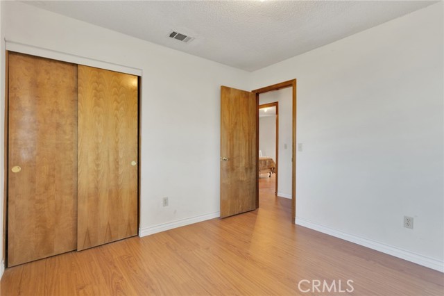 15457 Washoan, Apple Valley CA: https://media.crmls.org/medias/d22496ed-2224-4e9d-9ba1-64f46ed97015.jpg
