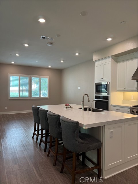 110 Source, Irvine CA: https://media.crmls.org/medias/d224a020-6567-487a-84f0-ed68798045e7.jpg