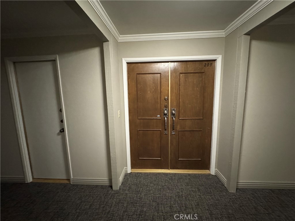 https://media.crmls.org/medias/d224c5d9-2456-4985-b140-43526f6f2372.jpg?preset=X-Large