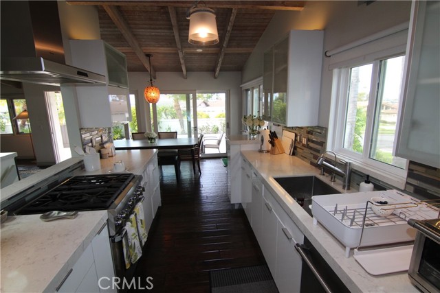2000 Vista Cajon, Newport Beach CA: https://media.crmls.org/medias/d225821b-e37e-4029-b034-f1505d56c5cc.jpg