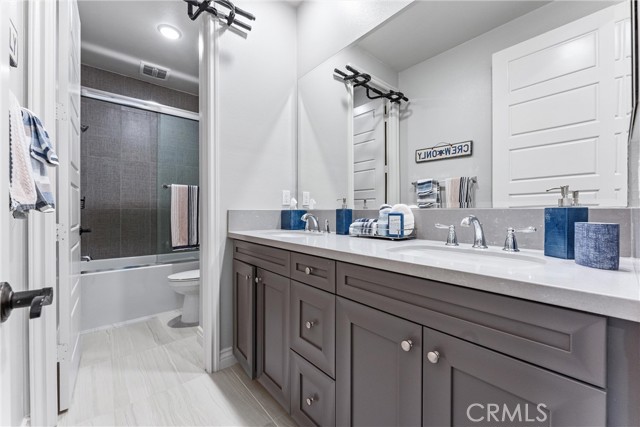 Detail Gallery Image 39 of 57 For 202 Geyser, Irvine,  CA 92618 - 4 Beds | 4/1 Baths