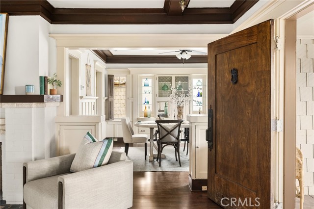 1559 Diamond Avenue, South Pasadena CA: https://media.crmls.org/medias/d22775cb-c5b8-47c0-bda9-5c2d5dc75d22.jpg