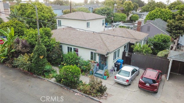 1134 Marco Place Venice, California Most affordable 4-Unit in Venice. This is a value-add 4-unit investment opportunity. The building is comprised of four (4) one-bedroom / one-bathroom units, two of which have their own private patios/backyards. One unit has just been fully remodeled. It is also less than a mile from the famous Abbot Kinney Blvd, dubbed by GQ as “the coolest block in America,” a mile-long strip of the latest fashion, art, and food just minutes from Venice Beach. Just 5 minutes in the opposite direction is the Santa Monica Airport, slated for redeveloped into retail/park space in the next 8 years offering excellent long-term appreciation.