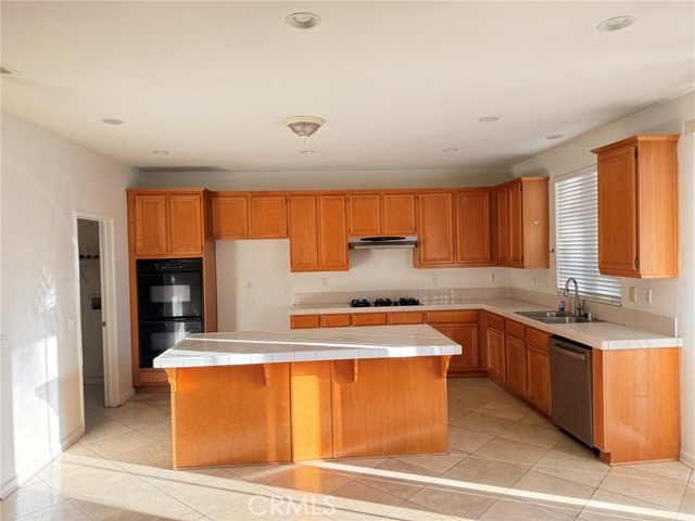 Detail Gallery Image 7 of 13 For 7143 Twinspur Ct, Corona,  CA 92880 - 5 Beds | 4 Baths