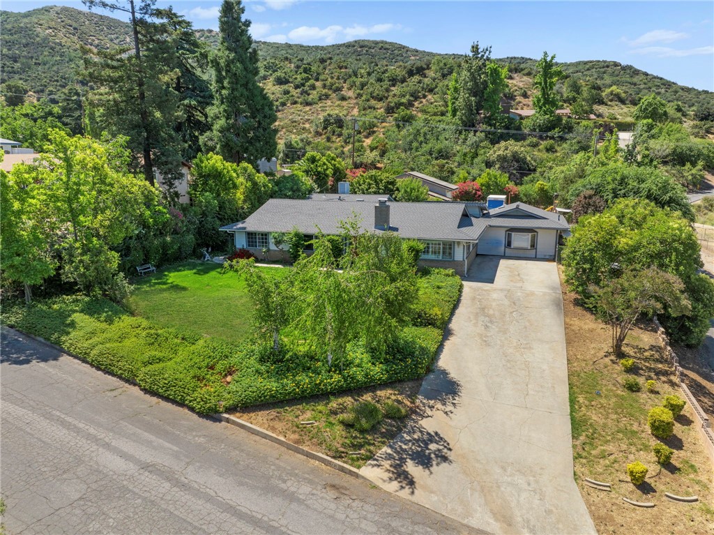 Detail Gallery Image 5 of 49 For 36231 Panorama Dr, Yucaipa,  CA 92399 - 5 Beds | 3 Baths