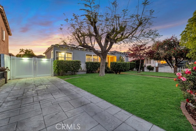 6507 Gentry Avenue, North Hollywood CA: https://media.crmls.org/medias/d22b606a-5686-4c17-b20a-d65fac827637.jpg