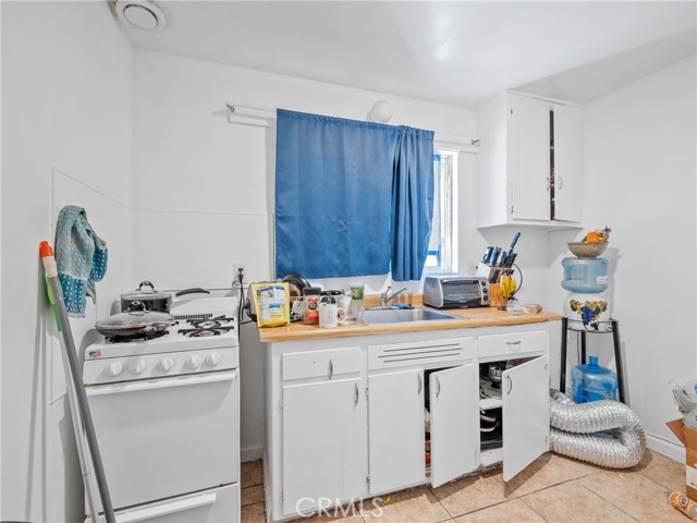 Detail Gallery Image 13 of 38 For 204 Woodham Ave, Barstow,  CA 92311 - – Beds | – Baths