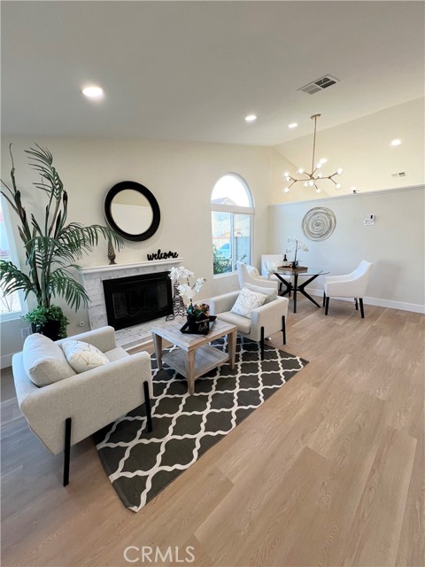 Detail Gallery Image 2 of 35 For 11316 Redwood Ct, Fontana,  CA 92337 - 3 Beds | 2 Baths