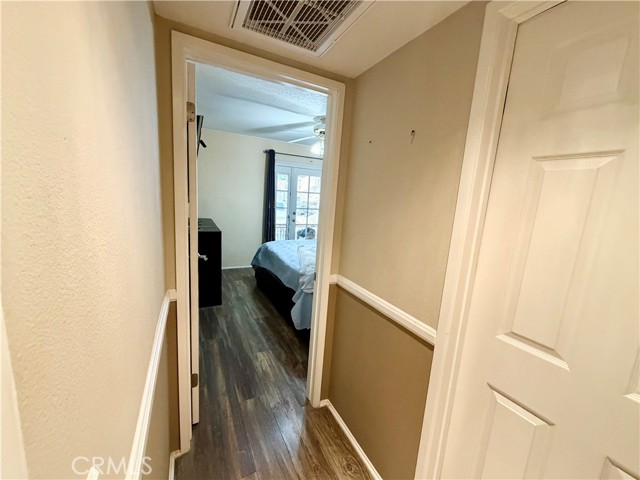 Detail Gallery Image 17 of 37 For 27939 Oakgale, Canyon Country,  CA 91351 - 3 Beds | 2 Baths