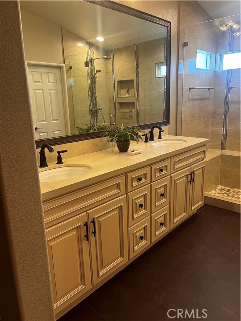 29 Del Padre, Lake Forest CA: https://media.crmls.org/medias/d22caa9d-63a9-4bf2-8cc5-2d64b4276169.jpg