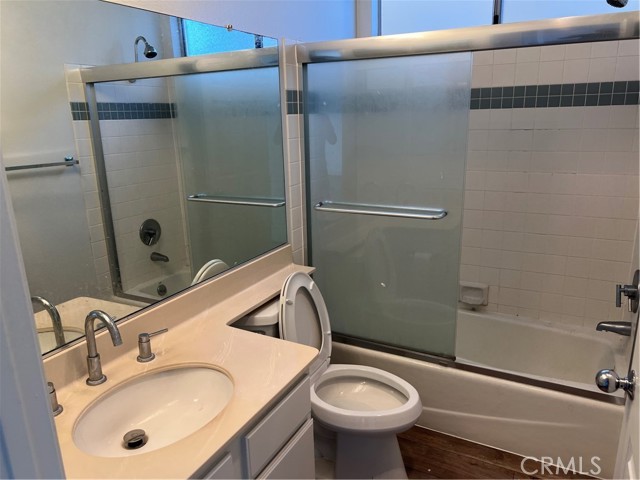 Detail Gallery Image 23 of 25 For 8614 Burton Way #204,  Los Angeles,  CA 90048 - 2 Beds | 2 Baths