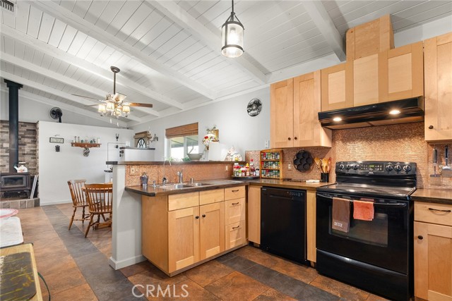 Image 18 of 67 For 2921 Bohemia Avenue