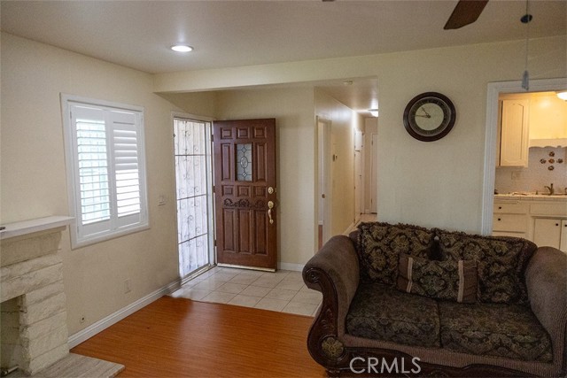 Detail Gallery Image 4 of 20 For 1522 S Dallas Dr, Anaheim,  CA 92804 - 3 Beds | 2 Baths