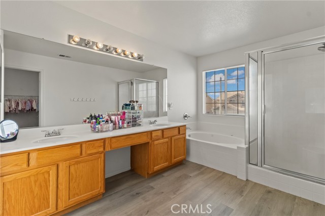 Detail Gallery Image 9 of 14 For 45728 Barham, Lancaster,  CA 93534 - 4 Beds | 3 Baths