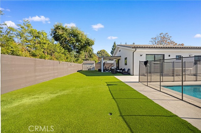 Detail Gallery Image 13 of 24 For 22913 Burbank, Woodland Hills,  CA 91367 - 11 Beds | 8 Baths