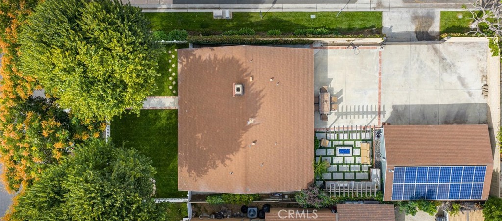 https://media.crmls.org/medias/d22d930d-cff4-48e5-bf0e-cf199e3b2bef.jpg?preset=X-Large