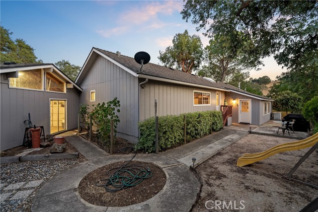 7025 San Gabriel Road, Atascadero CA: https://media.crmls.org/medias/d22e3759-a38d-4004-ad14-74931de63ac6.jpg