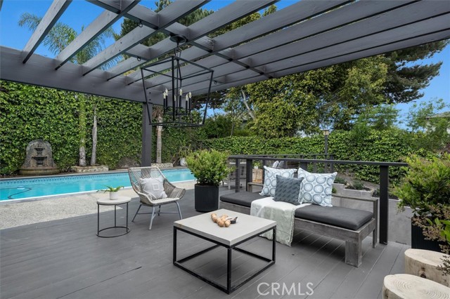 1012 10th Street, Manhattan Beach CA: https://media.crmls.org/medias/d22e7d37-4371-400c-85f1-b20a740b0301.jpg