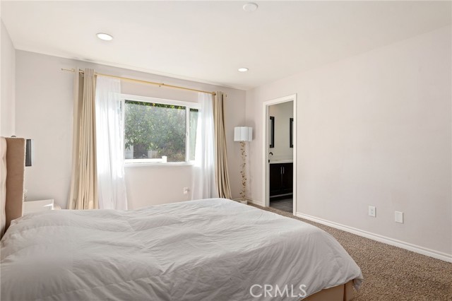 Detail Gallery Image 15 of 29 For 12724 Byron Ave, Granada Hills,  CA 91344 - 4 Beds | 2 Baths