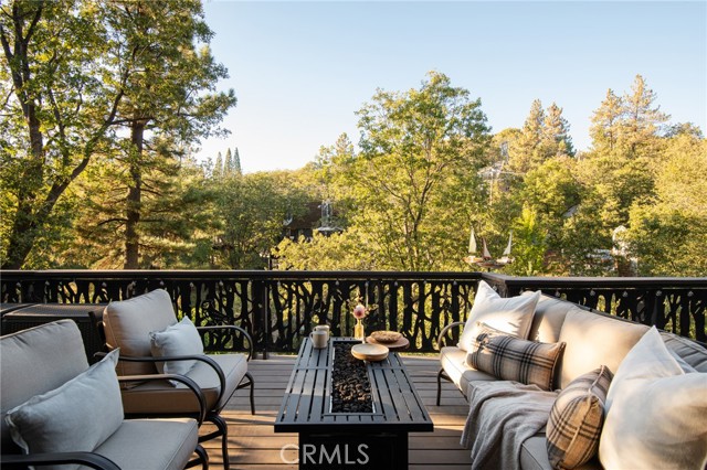 942 Lake Edge, Lake Arrowhead, CA 92352